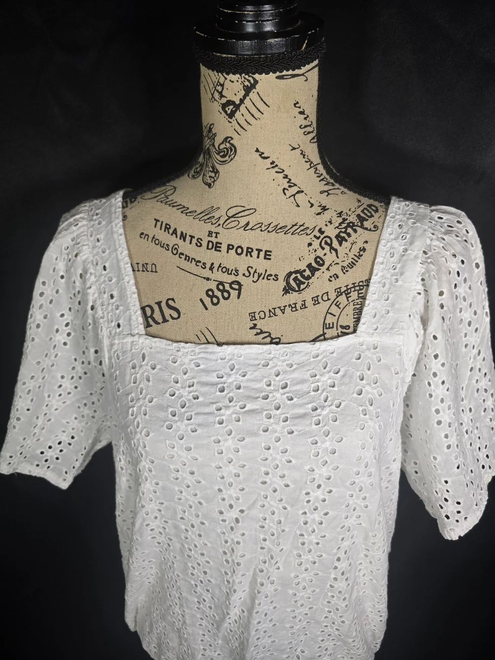 Solitaire Blouse - Picture 2 of 8